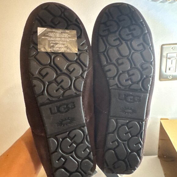 UGG® Ascot Corduroy II Driver Men's Brown Slippers - Picture 8 of 8